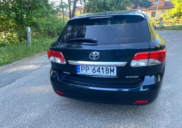 Toyota Avensis cena 31500 przebieg: 209200, rok produkcji 2012 z Piła małe 79